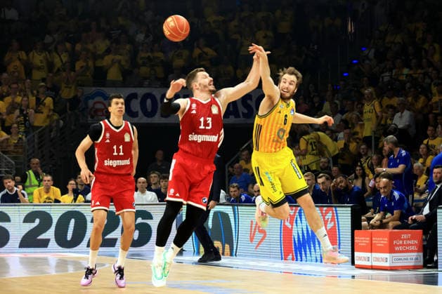 DEU, easyCredit BBL, ALBA vs. Bayern Muenchen, 19.06.2026, Max-Schmeling-Halle, Berlin, DEU, easyCredit BBL, ALBA vs. Bayern Muenchen, im Bild MALTE DELOW (ALBA Berlin 6), Andreas Obst (FC Bayern Muenchen 13), Vladimir Lucic (FC Bayern Muenchen 11) *** DEU, easyCredit BBL, ALBA vs. Bayern Munich, June 19, 2026, Max Schmeling Halle, Berlin, Germany, easyCredit BBL, ALBA vs. Bayern Munich; pictured nordphotoxGmbHx xEngler nph00076