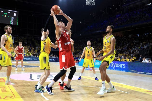 DEU, easyCredit BBL, ALBA vs. Bayern Muenchen, 19.06.2026, Max-Schmeling-Halle, Berlin, DEU, easyCredit BBL, ALBA vs. Bayern Muenchen, im Bild Justin Bean (ALBA Berlin 34), Norris Agbakoko (ALBA Berlin 17), Johannes Voigtmann (FC Bayern Muenchen 7) *** DEU, easyCredit BBL, ALBA vs. Bayern Munich, June 19, 2026, Max Schmeling Halle, Berlin, Germany, easyCredit BBL, ALBA vs. Bayern Munich; pictured nordphotoxGmbHx xEngler nph00076