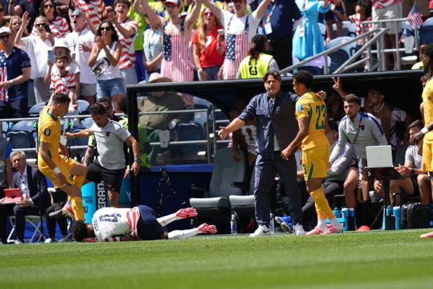 USA v Australia - FIFA World Cup, WM, Weltmeisterschaft, Fussball 2026 - Group D SEATTLE, USA - JUNE 19: Tyler Adams (4) of USA lies on the ground during the 2026 FIFA World Cup First Stage Group D match between USA and Australia at Lumen Field (Seattle Stadium) in Seattle, Washington, United States on June 19, 2026. Ercin Erturk Anadolu Washington United States. Editorial use only. Please get in touch for any other usage.  Copyright: x2026xAnadoluxErcinxErturkx
