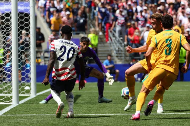 Folarin Balogun of USA passes the ball that leads to an own goal by Cameron Burgess of Australia during the FIFA World Cup, WM, Weltmeisterschaft, Fussball 2026 match between USA and Australia at Lumen Field, Seattle, USA on 19 June 2026. Copyright: xPeterxDovganx 45090023