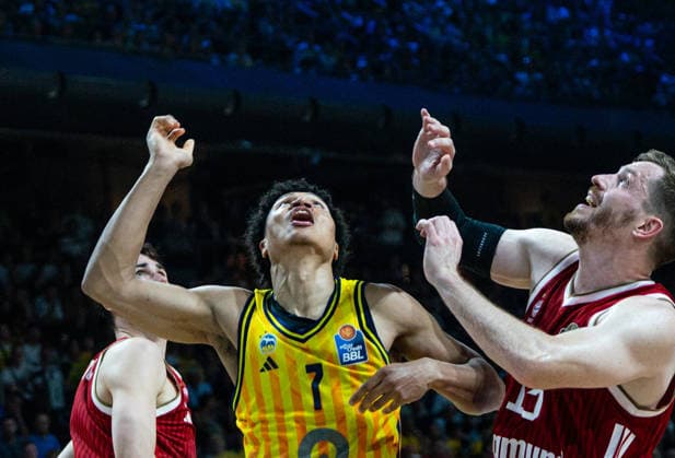 Jack Kayil (Alba Berlin, 7) und Andreas Obst (Bayern München, 13) 19.06.2026, Alba Berlin vs Bayern München, Basketball, BBL, Max-Schmeling Halle, Berlin BBL regulations prohibit any use of photographs as image sequences and or quasi-video. *** Jack Kayil, Alba Berlin, 7, and Andreas Obst, Bayern Munich, 13, June 19, 2026, Alba Berlin vs. Bayern Munich, Basketball, BBL, Max Schmeling Halle, Berlin. BBL regulations prohibit any use of photographs as image sequences and or quasi-video.,detected_source_language Copyright: HMBxMedia xFinnxWeidmann