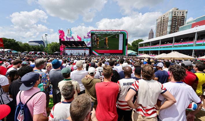 FIFA World Cup, WM, Weltmeisterschaft, Fussball 2026 - Fan Festival in Atlanta Fans pack Centennial Olympic Park to watch the Group D match USA vs Australia during the FIFA World Cup 2026, at the Fan Festival in Atlanta, Georgia, USA, 19 June 2026. ATLANTA United States  Copyright: xRONALDxWITTEKx