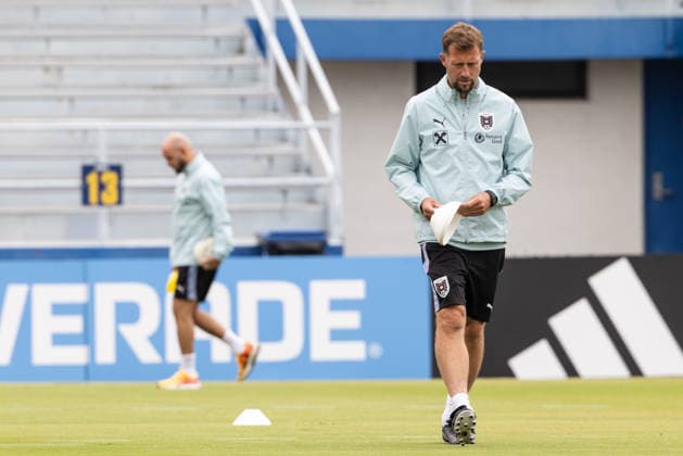 FOOTBALL - FIFA World Cup, WM, Weltmeisterschaft, Fussball 2026, preview SANTA BARBARA,CALIFORNIA,USA,19.JUN.26 - FOOTBALL - FIFA World Cup 2026, USA, Mexico, Canada, preview, Oesterreichischer Fussball-Bund, training team AUT. Image shows assistant coach Onur Cinel and assistant coach Lars Kornetka (AUT).  GEPAxpictures xArminxRauthner