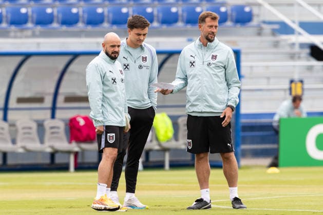 FOOTBALL - FIFA World Cup, WM, Weltmeisterschaft, Fussball 2026, preview SANTA BARBARA,CALIFORNIA,USA,19.JUN.26 - FOOTBALL - FIFA World Cup 2026, USA, Mexico, Canada, preview, Oesterreichischer Fussball-Bund, training team AUT. Image shows assistant coach Onur Cinel, video analyst Michael Brownlow and assistant coach Lars Kornetka (AUT).  GEPAxpictures xArminxRauthner
