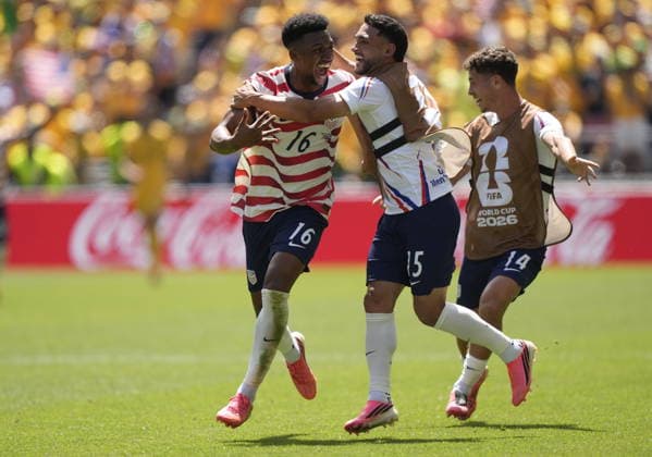 FIFA World Cup, WM, Weltmeisterschaft, Fussball 2026 - Group D - USA vs Australia Alex Freeman of USA celebrates with teammates after his 2-0 goal was allowed onside during the FIFA World Cup 2026 group stage match USA against Australia, in Seattle, USA, 19 June 2026. SEATTLE United States  Copyright: xSTEPHANxBRASHEARx