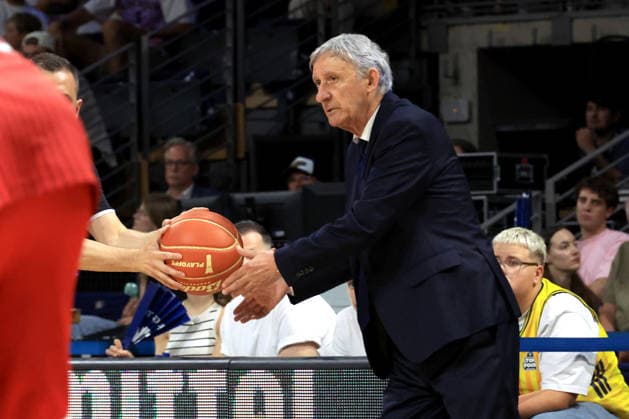 DEU, easyCredit BBL, ALBA vs. Bayern Muenchen, 19.06.2026, Max-Schmeling-Halle, Berlin, DEU, easyCredit BBL, ALBA vs. Bayern Muenchen, im Bild Head Coach Svetislav Pesic (FC Bayern Muenchen) *** GER, easyCredit BBL, ALBA vs. Bayern Munich, June 19, 2026, Max Schmeling Halle, Berlin, GER, easyCredit BBL, ALBA vs. Bayern Munich, pictured nordphotoxGmbHx xEngler nph00076