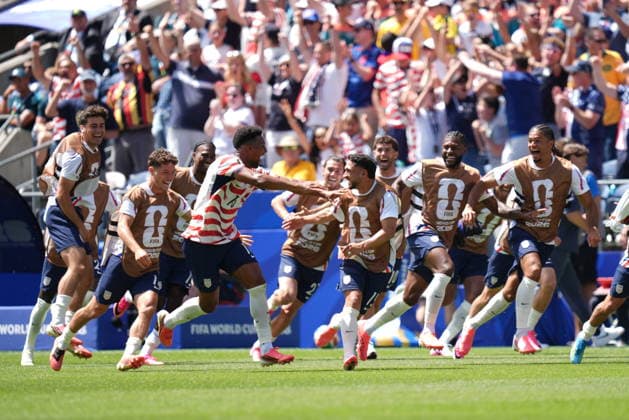 USA v Australia - FIFA World Cup, WM, Weltmeisterschaft, Fussball 2026 - Group D SEATTLE, USA - JUNE 19: Alex Freeman (16) of USA celebrates with his teammates after scoring a goal during the 2026 FIFA World Cup First Stage Group D match between USA and Australia at Lumen Field (Seattle Stadium) in Seattle, Washington, United States on June 19, 2026. Ercin Erturk Anadolu Washington United States. Editorial use only. Please get in touch for any other usage.  Copyright: x2026xAnadoluxErcinxErturkx
