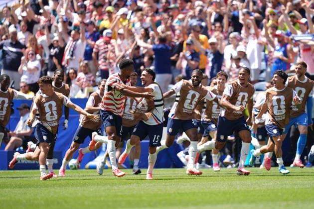 USA v Australia - FIFA World Cup, WM, Weltmeisterschaft, Fussball 2026 - Group D SEATTLE, USA - JUNE 19: Alex Freeman (16) of USA celebrates with his teammates after scoring a goal during the 2026 FIFA World Cup First Stage Group D match between USA and Australia at Lumen Field (Seattle Stadium) in Seattle, Washington, United States on June 19, 2026. Ercin Erturk Anadolu Washington United States. Editorial use only. Please get in touch for any other usage.  Copyright: x2026xAnadoluxErcinxErturkx