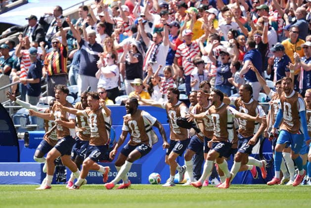 USA v Australia - FIFA World Cup, WM, Weltmeisterschaft, Fussball 2026 - Group D SEATTLE, USA - JUNE 19: Alex Freeman (16) of USA celebrates with his teammates after scoring a goal during the 2026 FIFA World Cup First Stage Group D match between USA and Australia at Lumen Field (Seattle Stadium) in Seattle, Washington, United States on June 19, 2026. Ercin Erturk Anadolu Washington United States. Editorial use only. Please get in touch for any other usage.  Copyright: x2026xAnadoluxErcinxErturkx