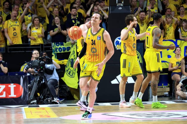 DEU, easyCredit BBL, ALBA vs. Bayern Muenchen, 19.06.2026, Max-Schmeling-Halle, Berlin, DEU, easyCredit BBL, ALBA vs. Bayern Muenchen, im Bild ALBA-Spielerkreis, Justin Bean (ALBA Berlin 34) *** GER, easyCredit BBL, ALBA vs. Bayern Munich, June 19, 2026, Max Schmeling Halle, Berlin, GER, easyCredit BBL, ALBA vs. Bayern Munich, pictured nordphotoxGmbHx xEngler nph00076