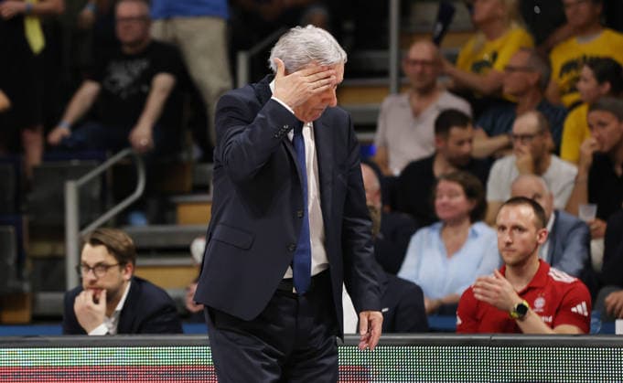 Trainer Svetislav Pesic enttäuscht Enttäuschung Basketball BBL Bundesliga Herren Play Off Finale 4.Spiel Saison 2025 2026 19.06.2026 ALBA Berlin vs. Bayern München *** Coach Svetislav Pesic Disappointed Disappointment Sports Basketball BBL Bundesliga Mens Playoffs Game 4 of the Finals, 2025–2026 Season, June 19, 2026, ALBA Berlin vs. Bayern Munich,detected_source_language