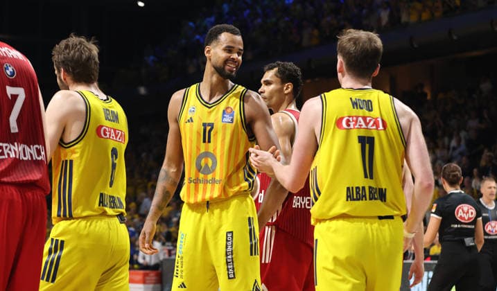 Norris Agbakoko jubelt mit Moses Wood Aktion Oberkörper Basketball BBL Bundesliga Herren Play Off Finale 4.Spiel Saison 2025 2026 19.06.2026 ALBA Berlin vs. Bayern München *** Norris Agbakoko celebrates with Moses Wood. Action. Upper body. Sports. Basketball. BBL. Bundesliga. Mens Playoff Final 4. Game 4. 2025–2026 season. June 19, 2026. ALBA Berlin vs. Bayern Munich,detected_source_language