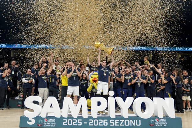 Fenerbahce crowns 13th championship title in Turkish Basketball League ISTANBUL, TURKIYE - JUNE 19: Players of Fenerbahce Beko celebrate after defeating Besiktas GAIN in Game 4 of the Turkish Basketball Super League playoff finals at Sinan Erdem Sports Hall in Istanbul, Turkiye, on June 19, 2026. Fenerbahce Beko secured a 3-1 series victory with the win and claimed the Turkish Basketball Super League championship title. Arife Karakum Anadolu Istanbul Turkey. Editorial use only. Please get in touch for any other usage.  Copyright: x2026xAnadoluxArifexKarakumx