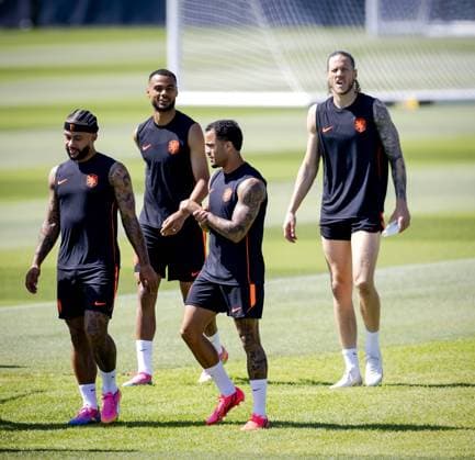 KANSAS CITY - Memphis Depay of the Netherlands, Cody Gakpo of the Netherlands, Justin Kluivert of the Netherlands, and Wout Weghorst of the Netherlands during a training session of the Dutch national team, Nationalteam at the KC Current Training Facility, on June 19, 2026, in Kansas City. The Dutch national team is preparing for the match against Sweden at the FIFA World Cup, WM, Weltmeisterschaft, Fussball ROBIN VAN LONKHUIJSEN ANP xVIxANPxSportx xxANPxIVx 561455130 originalFilename: 561455130.jpg