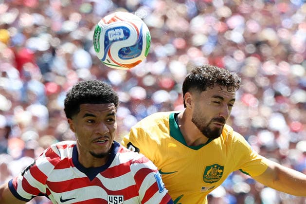 Malik Tillman (L) of the United States vies for the ball with Jacob Italiano (R) of Australia in a Group D match of the 2026 FIFA World Cup, WM, Weltmeisterschaft, Fussball between the United States and Australia, at Lumen Field stadium in Seattle, United States 19 June 2026. FIFA WORLD CUP 2026: USA - Australia !ACHTUNG: NUR REDAKTIONELLE NUTZUNG!  Copyright: xKennethxFernándezx GR5242 20260619-55020651327_1