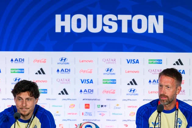 260619 Victor Nilsson Lindelöf and Head coach Graham Potter of the Swedish national football team at a press conference, PK, Pressekonferenz during day 9 of the FIFA World Cup, WM, Weltmeisterschaft, Fussball 2026 on June 19, 2026 in Houston. Photo: Ludvig Thunman BILDBYRAN kod LT PA1244 fotboll football soccer fotball vm fotbolls-vm fotball-vm fotbolls-vm 2026 fifa world cup 2026 presskonferens press conference sverige sweden sverige a day 9 bbeng *** June 19, 2026  Copyright: LUDVIGxTHUNMAN BB260619LT054