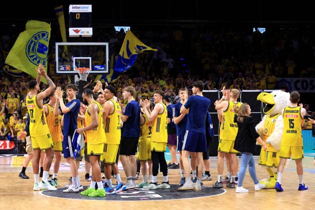 DEU, easyCredit BBL, ALBA vs. Bayern Muenchen, 19.06.2026, Max-Schmeling-Halle, Berlin, DEU, easyCredit BBL, ALBA vs. Bayern Muenchen, im Bild ALBA-Spielerkreis *** GER, easyCredit BBL, ALBA vs. Bayern Munich, June 19, 2026, Max Schmeling Halle, Berlin, GER, easyCredit BBL, ALBA vs. Bayern Munich, pictured nordphotoxGmbHx xEngler nph00076