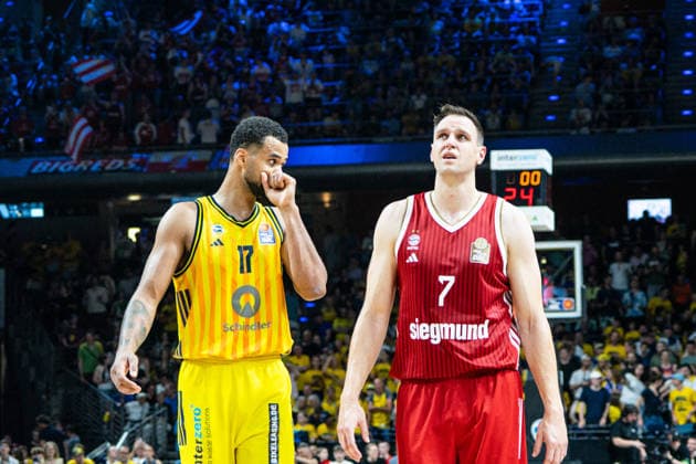 Norris Agbakoko (Alba Berlin, 17) und Johannes Voigtmann (Bayern München, 7) 19.06.2026, Alba Berlin vs Bayern München, Basketball, BBL, Max-Schmeling Halle, Berlin BBL regulations prohibit any use of photographs as image sequences and or quasi-video. *** Norris Agbakoko, Alba Berlin, 17, and Johannes Voigtmann, Bayern Munich, 7, June 19, 2026, Alba Berlin vs. Bayern Munich, Basketball, BBL, Max Schmeling Halle, Berlin. BBL regulations prohibit any use of photographs as image sequences and or quasi-video.,detected_source_language Copyright: HMBxMedia xFinnxWeidmann