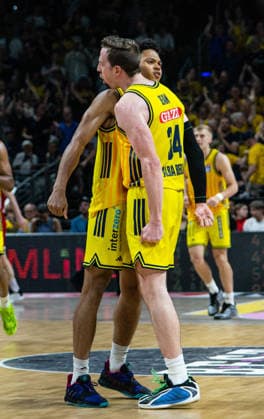 Justin Bean (Alba Berlin 34) mit Jack Kayil (Alba Berlin, 7) 19.06.2026, Alba Berlin vs Bayern München, Basketball, BBL, Max-Schmeling Halle, Berlin BBL regulations prohibit any use of photographs as image sequences and or quasi-video. *** Justin Bean, Alba Berlin 34, with Jack Kayil, Alba Berlin, June 7, 2026, Alba Berlin vs. Bayern Munich, Basketball, BBL, Max Schmeling Halle, Berlin. BBL regulations prohibit any use of photographs as image sequences and or quasi-video.,detected_source_language Copyright: HMBxMedia xFinnxWeidmann