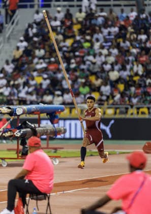 Diamond League Athletics in Doha DOHA, QATAR - JUNE 19: Qatari athlete Seifeldin Abdelsalam competes in the men s pole vault final during the Diamond League athletics meeting at the Suheim Bin Hamad Stadium in Doha, Qatar on June 19, 2026. Mohammed Dabbous Anadolu Doha Qatar. Editorial use only. Please get in touch for any other usage.  Copyright: x2026xAnadoluxMohammedxDabbousx