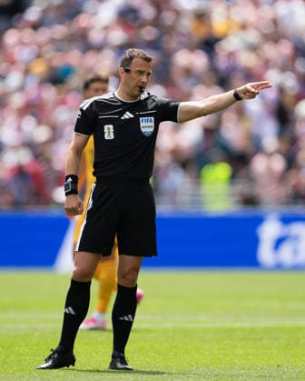 SEATTLE, WASHINGTON - JUNE 19: Referee Felix Zwayer gestures during the FIFA World Cup, WM, Weltmeisterschaft, Fussball 2026 Group D match between USA and Australia at Seattle Stadium on June 19, 2026 in Seattle, Washington.  Copyright: xMBxMediax