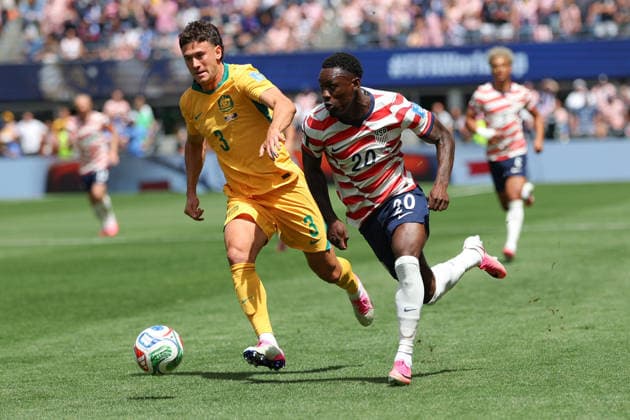 June 19, 2026, Seattle, Washington, USA: Australia defender Alessandro Circati (3) runs with the ball past United States of America forward Folarin Balogun (20) in the first half of the game US national team, Nationalteam vs Australia National Team for the FIFA World Cup, WM, Weltmeisterschaft, Fussball match, at Seattle Stadium. Seattle USA - ZUMAl181 20260619_zsp_l181_028 Copyright: xMelissaxLevinx