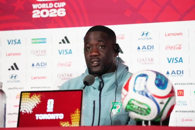 Fussball , Weltmeisterschaft 2026, FIFA WM 2026, Fussball World Cup , Canada USA, Mexico-2026, , Deutschland vs ElfenbeinKüste Germany vs Ivory Coast, Gruppenphase, Gruppen E , 19 .06.2026, Toronto Stadium Kanada, press conference, PK, Pressekonferenz Presse Konferenz , 1 Tag vor dem Spiel Deutschland vs Elfenbeinküste , one day before the Match Ivory coast vs Germany Emerse Fae Elfenbeinküsten Trainer Coach Foto Chai von der Laage FIFA regulations prohibit any use of photographs as image sequences and or quasi-video. EDITORIAL USE ONLY, *** Soccer, 2026 World Cup, FIFA World Cup 2026, Soccer World Cup, Canada, USA, Mexico 2026, Germany vs. Ivory Coast, Group Stage, Group E, June 19, 2026, Toronto Stadium, Canada, Press Conference, 1 day before the Germany vs. Ivory Coast match, one day before the Ivory Coast vs. Germany match, Emerse Fae, Ivory Coast Coach, Photo by Chai von der Laage. FIFA regulations prohibit any use of photographs as image sequences and or quasi-video. EDITORIAL USE ONLY,,detected_source_language