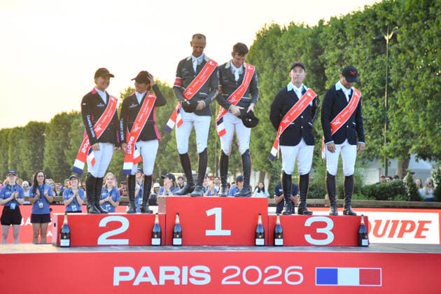Maximilian Weishaupt et Marco Kutscher (Riesenbeck International), les 1er, Angelica Augustsson et Jörne Sprehe (2ème), Olivier Perreau et Cian O connor (3ème) lors de la remise du prix GCL of paris - round 2 team competition presented by l équipe lors du 12ème édition Longines Paris Eiffel Jumping au pied de la Tour Eiffel sur le Champ-de-Mars à Paris le 19 juin 2026. Perusseau Veeren Bestimage Presentation of the GCL of Paris prize - round 2 team competition presented by the team during the 12th edition of the Longines Paris Eiffel Jumping at the foot of the Eiffel Tower on the Champ-de-Mars in Paris on June 19, 2026. Paris France  Copyright: xVeeren-Perusseau BestimagexVeeren-Perusseau Bestimagex