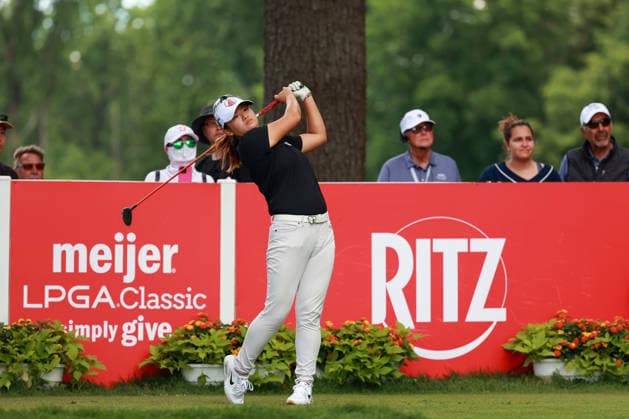 Meijer LPGA, Golf Damen Classic by Simply Give Belmont, MI - JUNE 19: Jenny Bae of Georgia hits from the 16th tee during the second round of the Meijer LPGA Classic by Simply Give at Blythefield Country Club on June 19, 2026 in Belmont, Michigan. Belmont Michigan United States  Copyright: xAmyxLemusx originalFilename:lemus-meijerlp260619_npwLk.jpg