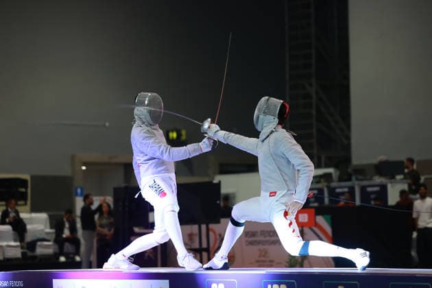 June 19, 2026, New Delhi, Delhi, India: Tsumori Shido (Japan) vs. Luo Shaotong (China) during Semi-Finals of Asian Senior Fencing Championships 2026 (Men s Sabre) at Bharat Mandapam Convention Centre, New Delhi, India on 19th June 2026. New Delhi India - ZUMAd207 20260619_zsp_d207_268 Copyright: xAvijitxDasx