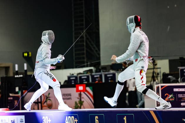 June 19, 2026, New Delhi, Delhi, India: Tsumori Shido (Japan) vs. Luo Shaotong (China) during Semi-Finals of Asian Senior Fencing Championships 2026 (Men s Sabre) at Bharat Mandapam Convention Centre, New Delhi, India on 19th June 2026. New Delhi India - ZUMAd207 20260619_zsp_d207_274 Copyright: xAvijitxDasx