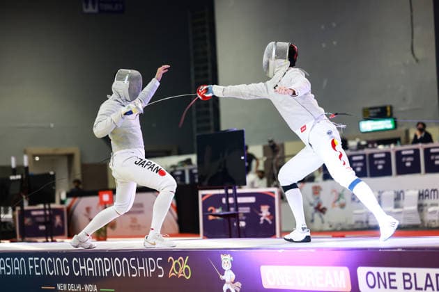 June 19, 2026, New Delhi, Delhi, India: Tsumori Shido (Japan) vs. Luo Shaotong (China) during Semi-Finals of Asian Senior Fencing Championships 2026 (Men s Sabre) at Bharat Mandapam Convention Centre, New Delhi, India on 19th June 2026. Fencing 2026: Asian Senior Fencing Championships 2026  - ZUMAd207 20260619_zsp_d207_280 Copyright: xAvijitxDasx