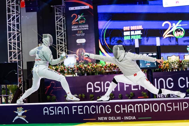 June 19, 2026, New Delhi, Delhi, India: Tsumori Shido (Japan) vs. Luo Shaotong (China) during Semi-Finals of Asian Senior Fencing Championships 2026 (Men s Sabre) at Bharat Mandapam Convention Centre, New Delhi, India on 19th June 2026. Fencing 2026: Asian Senior Fencing Championships 2026  - ZUMAd207 20260619_zsp_d207_284 Copyright: xAvijitxDasx