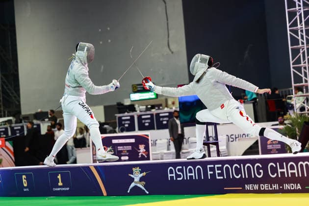 June 19, 2026, New Delhi, Delhi, India: Tsumori Shido (Japan) vs. Luo Shaotong (China) during Semi-Finals of Asian Senior Fencing Championships 2026 (Men s Sabre) at Bharat Mandapam Convention Centre, New Delhi, India on 19th June 2026. New Delhi India - ZUMAd207 20260619_zsp_d207_282 Copyright: xAvijitxDasx