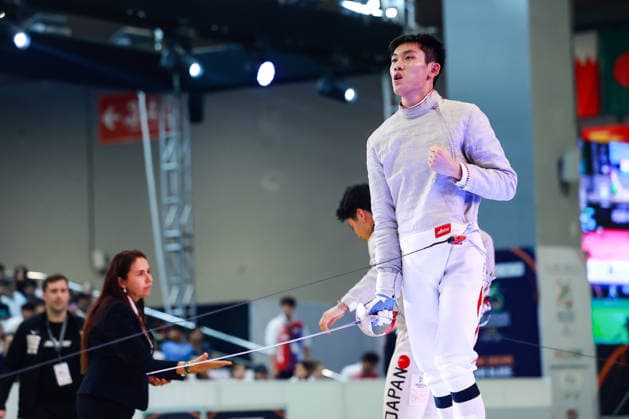 June 19, 2026, New Delhi, Delhi, India: Luo Shaotong (China) celebrates after beating Tsumori Shido (Japan) during Semi-Finals of Asian Senior Fencing Championships 2026 (Men s Sabre) at Bharat Mandapam Convention Centre, New Delhi, India on 19th June 2026. Fencing 2026: Asian Senior Fencing Championships 2026  - ZUMAd207 20260619_zsp_d207_294 Copyright: xAvijitxDasx
