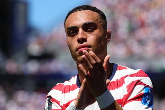 Sergino Dest of USA reacts to the fans during the FIFA World Cup, WM, Weltmeisterschaft, Fussball 2026 match between USA and Australia at Lumen Field, Seattle, USA on 19 June 2026. Copyright: xPeterxDovganx 45090084