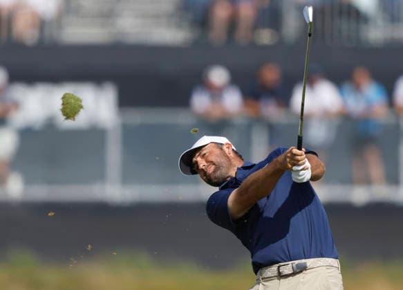 Scottie Scheffler hits his tee shot on the 17th hole in the second round of the 126th U.S. Open Golf Championship at Shinnecock Hills Golf Club in Southampton, NY on Friday, June 19, 2026.  NYC202606191021 JOHNxANGELILLO
