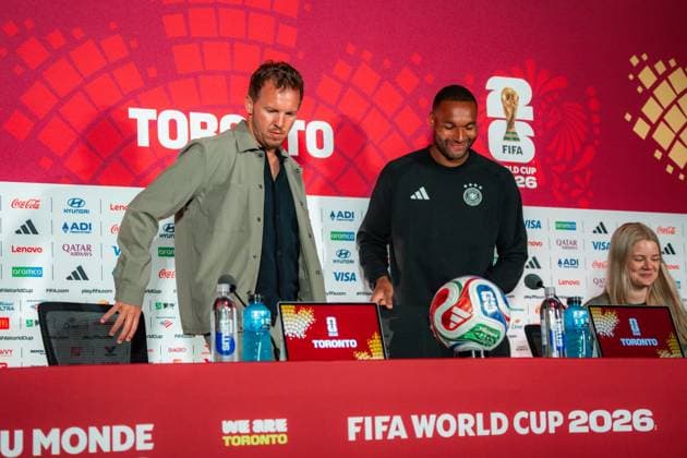 FIFA Fussball Weltmeisterschaft 2026, Gruppe E, Spiel 2, Deutschland vs Elfenbeinküste, 19.06.2026 im Toronto Stadium, Toronto Jonathan Tah (Deutschland) und Julian Nagelsmann (Deutschland) bei der Pressekonferenz vor dem Spiel Deutschland vs. Elfenbeinküste *** 2026 FIFA World Cup, Group E, Match 2, Germany vs. Ivory Coast, June 19, 2026, at Toronto Stadium, Toronto. Jonathan Tah (Germany) and Julian Nagelsmann (Germany) at the press conference ahead of the Germany vs. Ivory Coast match.,detected_source_language Copyright: xBahhoxKarax
