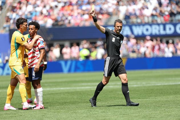 June 19, 2026, Seattle, Washington, USA: Australia defender Alessandro Circati (3) recieves a yellow card in the first half of the game US national team, Nationalteam vs Australia National Team for the FIFA World Cup, WM, Weltmeisterschaft, Fussball match, at Seattle Stadium. US National Team Vs Australia National Team  - ZUMAl181 20260619_zsp_l181_045 Copyright: xMelissaxLevinx