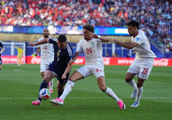 John McGinn (Scotland) and Neil El Aynaoui (Morocco) battle for the ball during Scotland and Morocco, Group C FIFA World Cup, WM, Weltmeisterschaft, Fussball 2026, Boston Stadium, Boston, USA on June 19, 2026. Thor Wegner DeFodi Images. (Photo by DeFodi Images) -