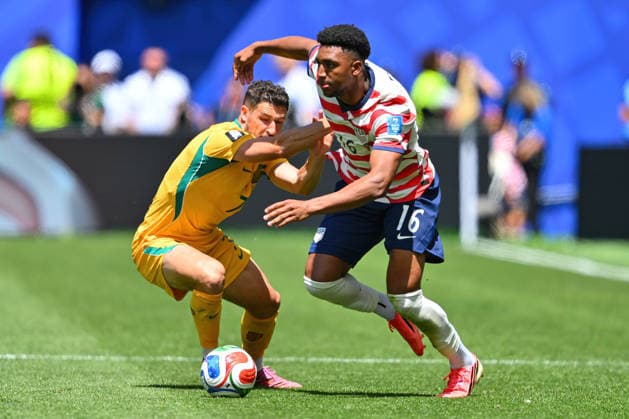 June 19, 2026: United States of America defender Alex Freeman (16) tries to reach the ball before Australia midfielder Matthew Leckie (7) during the FIFA World Cup, WM, Weltmeisterschaft, Fussball soccer match between Australia and USA in Seattle, WA. Team USA defeated Australia 2-0. CSM Seattle United States - ZUMAc04_ 20260619_zma_c04_017 Copyright: xStevexFaberx