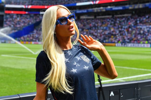 June 19, 2026: Paris Hilton enjoys the sidelines before the FIFA World Cup, WM, Weltmeisterschaft, Fussball soccer match between Australia and USA in Seattle, WA. Team USA defeated Australia 2-0. CSM Seattle United States - ZUMAc04_ 20260619_zma_c04_028 Copyright: xStevexFaberx