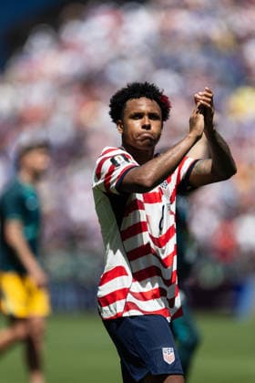 June 19, 2026, Seattle, Washington, USA: Weston McKennie salutes the crowd during the FIFA World Cup, WM, Weltmeisterschaft, Fussball 2026 Group D match between USA and Australia at Lumen Field. Seattle USA - ZUMAc318 20260619_znp_c318_062 Copyright: xJohnxCarusix