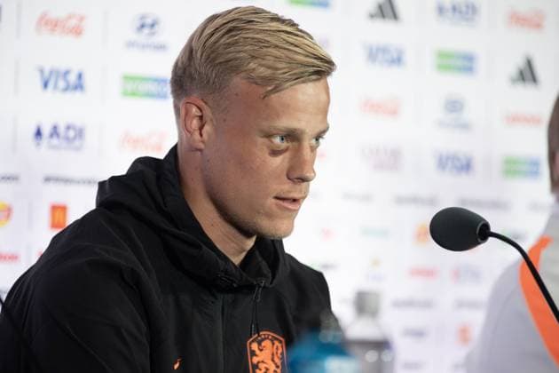 HOUSTON, 19-06-2026, Houston Stadium, press conference, PK, Pressekonferenz of the Netherlands on MD-1 before the match against Sweden World Cup 2026 . Picture shows Jean Paul van Hecke with black eye Netherlands in Houston (World Cup 2026)  x204481706x Copyright: