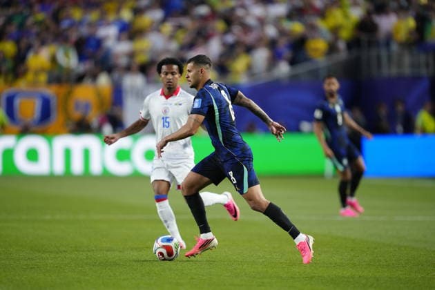 Brazil v Haiti - FIFA World Cup, WM, Weltmeisterschaft, Fussball 2026 - Group C PHILADELPHIA, UNITED STATES - JUNE 19: Bruno Guimaraes of Brazil drives the ball during the 2026 FIFA World Cup First Stage Group C match between Brazil and Haiti at Lincoln Financial Field (Philadelphia Stadium) in Philadelphia, Pennsylvania, United States on June 19, 2026. Jose Hernandez Anadolu Pennsylvania United States. Editorial use only. Please get in touch for any other usage.  Copyright: x2026xAnadoluxJosexHernandezx