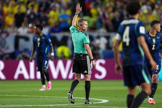 Referee Alejandro JosÃ Hernandez Hernandez disallows Raphinha of Brazil goal for offside Brazil v Haiti, 2026 FIFA World Cup, WM, Weltmeisterschaft, Fussball Group C, Football, Philadelphia Stadium, Philadelphia, Pennsylvania, USA - 19 Jun 2026Philadelphia Philadelphia Stadium Pennsylvania (PA) United States of America  Copyright: xIsmaelxAdnan Shutterstockx 16936842bp