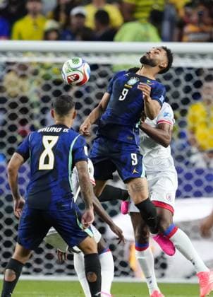 Brazil v Haiti - FIFA World Cup, WM, Weltmeisterschaft, Fussball 2026 - Group C PHILADELPHIA, UNITED STATES - JUNE 19: Matheus Cunha (9) of Brazil controls the ball during the 2026 FIFA World Cup First Stage Group C match between Brazil and Haiti at Lincoln Financial Field (Philadelphia Stadium) in Philadelphia, Pennsylvania, United States on June 19, 2026. Jose Hernandez Anadolu Pennsylvania United States. Editorial use only. Please get in touch for any other usage.  Copyright: x2026xAnadoluxJosexHernandezx