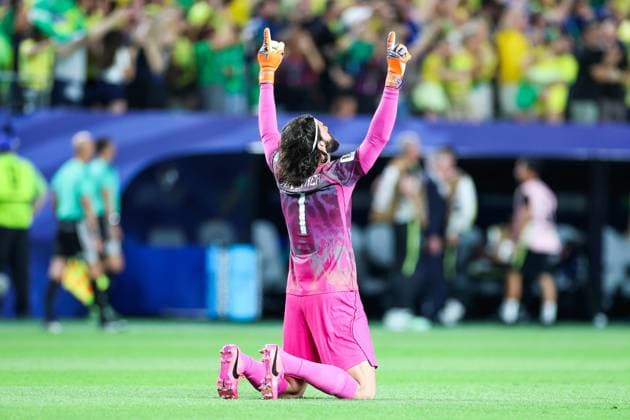 RECORD DATE NOT STATED FIFA World Cup, WM, Weltmeisterschaft, Fussball 2026 - Group C - Brazil v Haiti Alisson goalkeeper of Brazil celebrate Matheus Cunha s goal during the match between Brazil and Haiti in the second round of Group C of the 2026 FIFA World Cup group stage at Philadelphia Stadium, in Philadelphia, United States, on Friday, June 19, 2026.(Foto: William Volcov Brazil Photo Press IMAGO) Sports Philadelphia PA United States of America Copyright: xWILLIAMxVOLCOVx