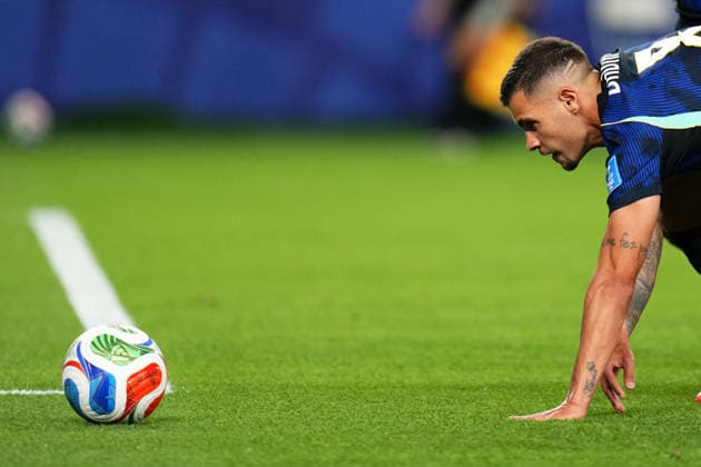 June 19, 2026: Brazil Midfielder Bruno Guimaraes (8) gets up off the pitch during the first half of a World Cup Match against Haiti at Philadelphia Stadium in Philadelphia, Pennsylvania. CSM Philadelphia United States of America - ZUMAc04_ 20260619_zma_c04_117 Copyright: xKylexRoddenx