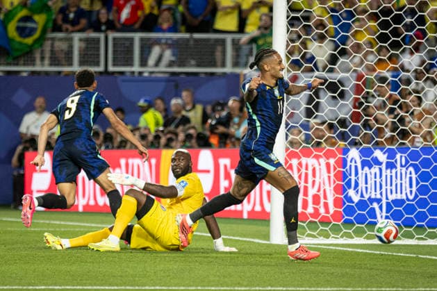 FOOTBALL : Bresil vs Haiti - Coupe du monde FIFA 2026. Lincoln Financial Field Philadelphie 19 06 2026 Brazil s Raphinha Belloli 11 (Brazil) and Endrick Felipe 9 (Brazil) celebrates after scoring during the FIFA World Cup, WM, Weltmeisterschaft, Fussball 2026 Group C soccer match between Brazil and Haiti at Lincoln Financial Field in Philadelphia, Pennsylvania, USA, June 19, 2026.  Copyright: xelyxandroxcegarrax